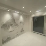 Проект 'отделки квартиры под ключ': комната в скандинавском стиле с акцентной стеной с морской тематикой